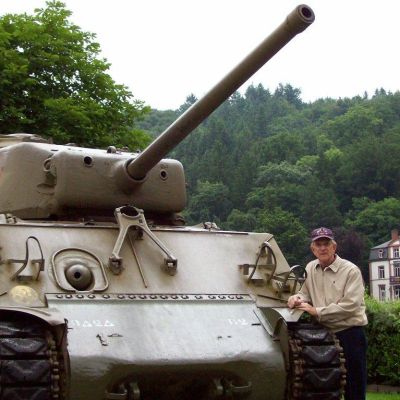"Salute to WWII Veterans Jamboree" memorabilia exhibition. 2009